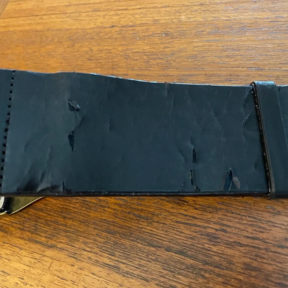 Women’s Chico’s Black Belt with round Patterned Buckle
